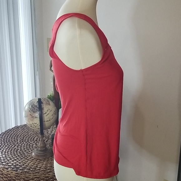 Express Red Top - Picture 3 of 5